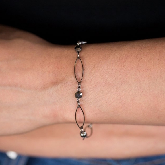 SOLD 3 Pc Set - Gunmetal Necklace, Earrings & Bracelet - Picture 4 of 5